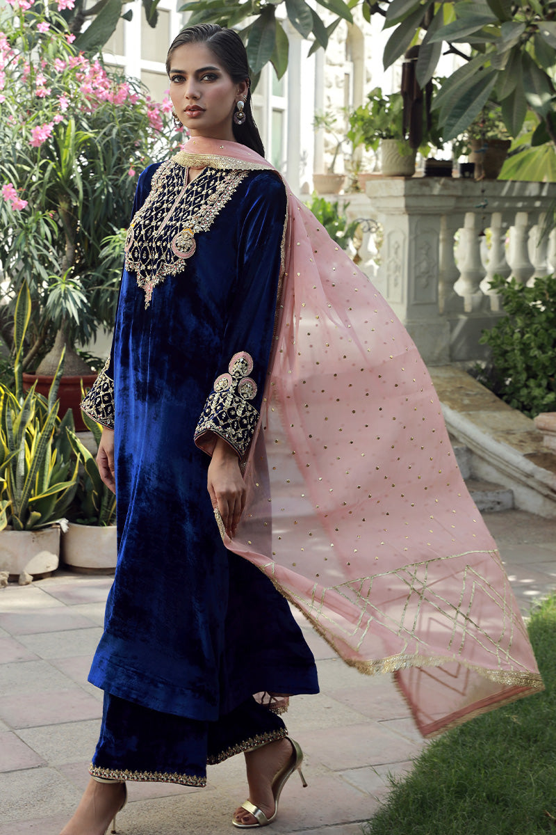 Sana Abbas | Velvet Formals | LOLITE - Ladies Clothes - Maria Faisal