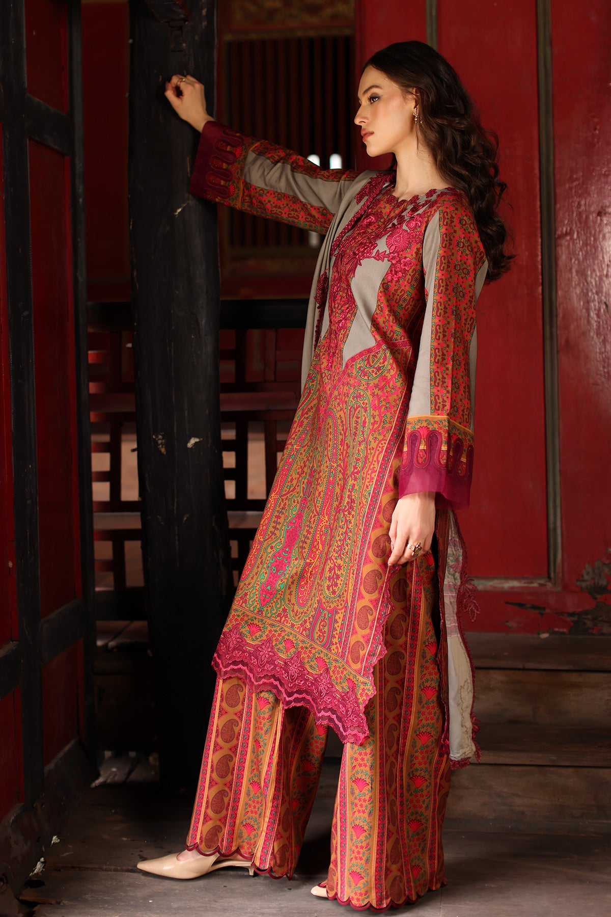 Charizma | Combination Linen 26 | CCW7-04 - Luxury Dress - available at Maria Faisal in UK and USA.