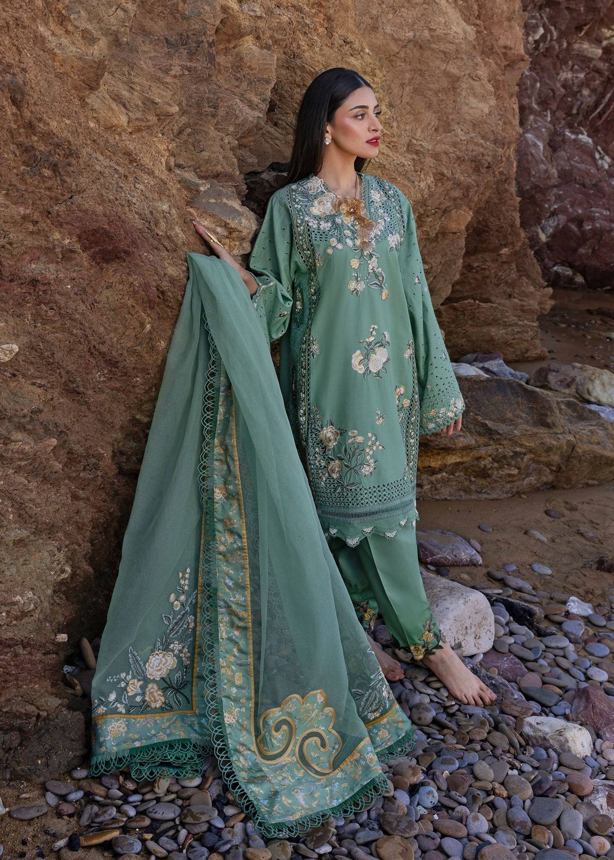 Crimson | Floe by Crimson | Parsi Threads - D5 A by Maria Faisal - Registered Vendor of : Crimson - type : Ladies Clothes - 100% original wedding dresses