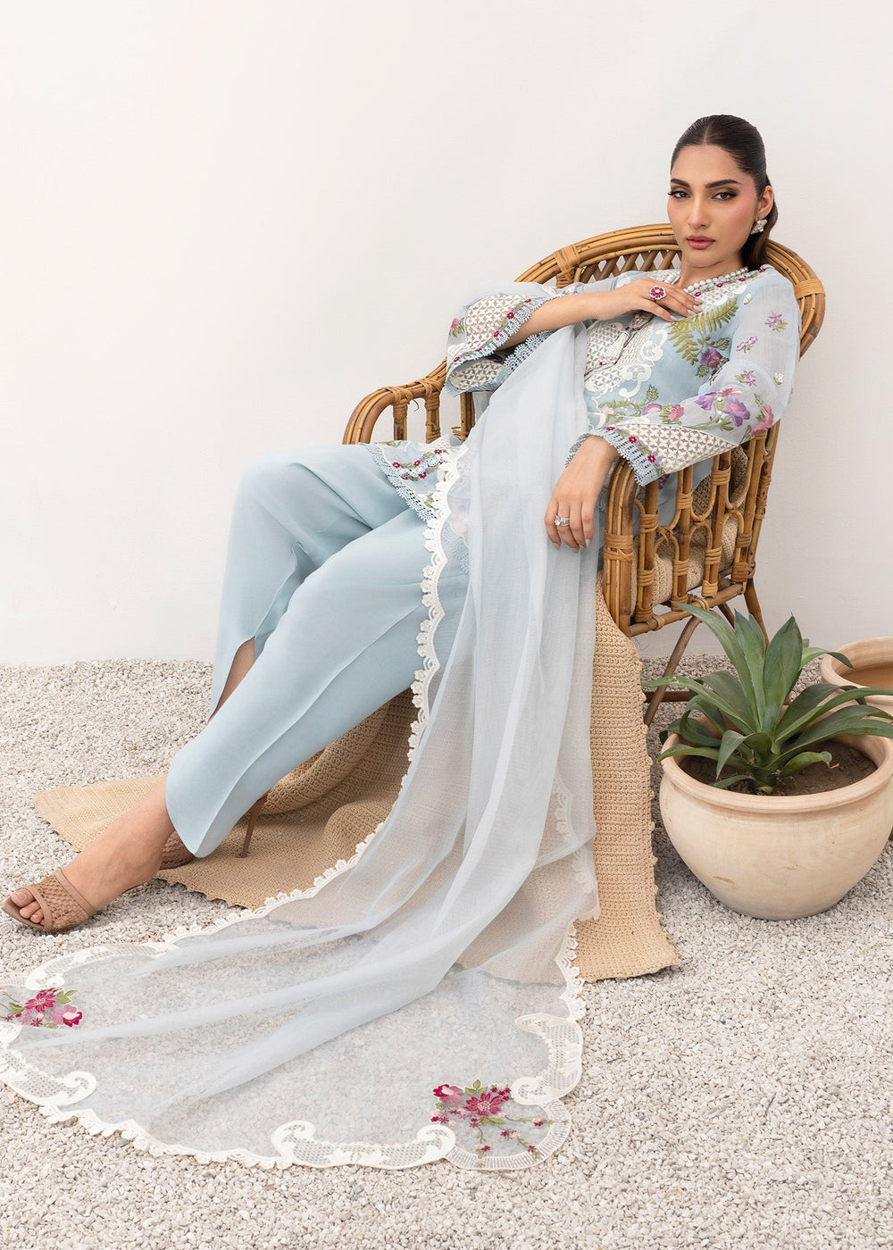 Saira Shakira | Rosea Casual Pret 25 | Mirae