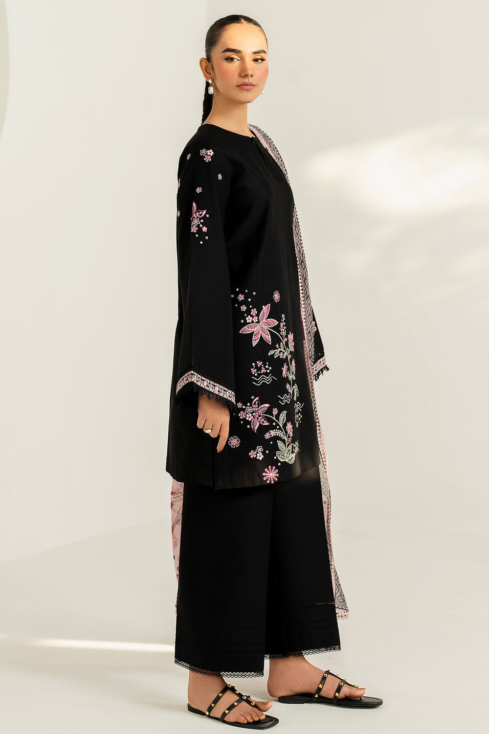 Farasha | Thread Lines Embroidered | Floral Meadow