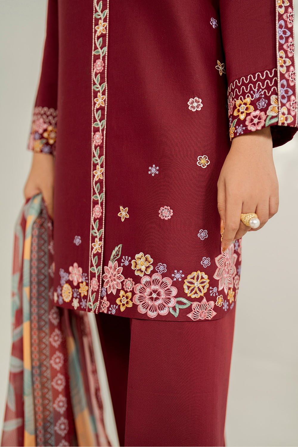 Farasha | Thread Lines Embroidered | Maroon Muse