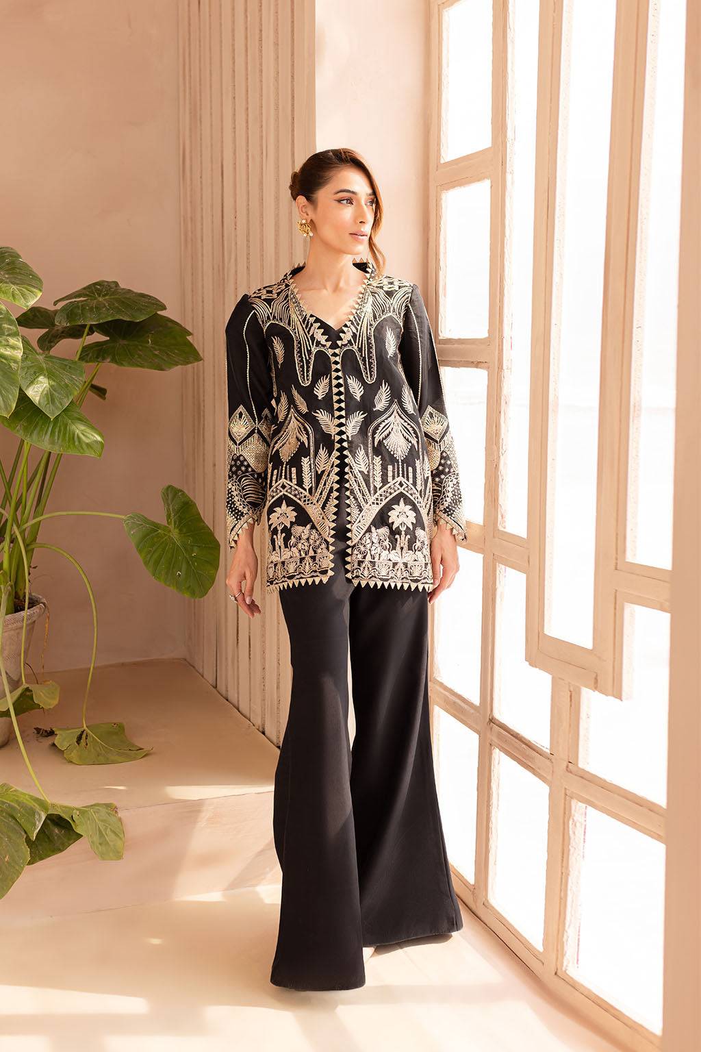 Vanya | Veranda Fromals | VR-01 by Maria Faisal - Registered Vendor of : Vanya - type : Ladies Clothes - 100% original wedding dresses