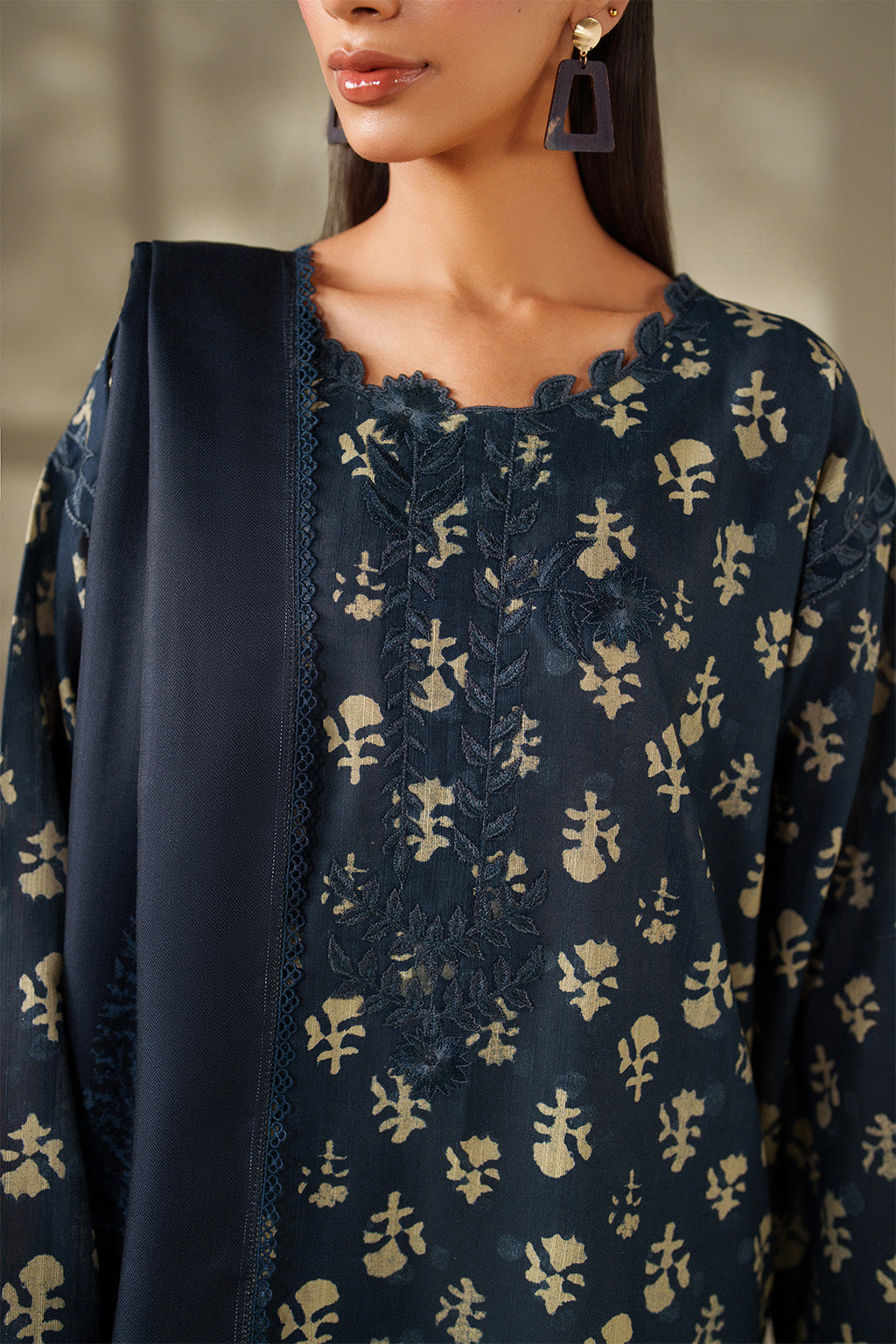 Iznik | Winter Chapter 25 | UE-560 Printed Khaddar - Casual Dress - available at Maria Faisal in UK and USA.