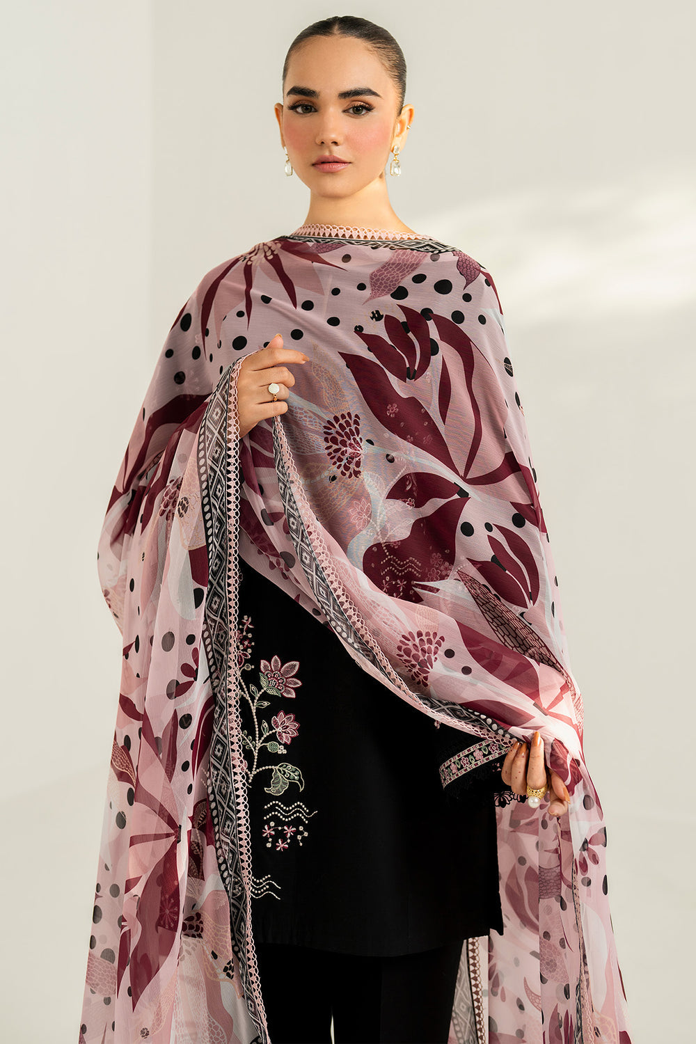 Farasha | Thread Lines Embroidered | Floral Meadow