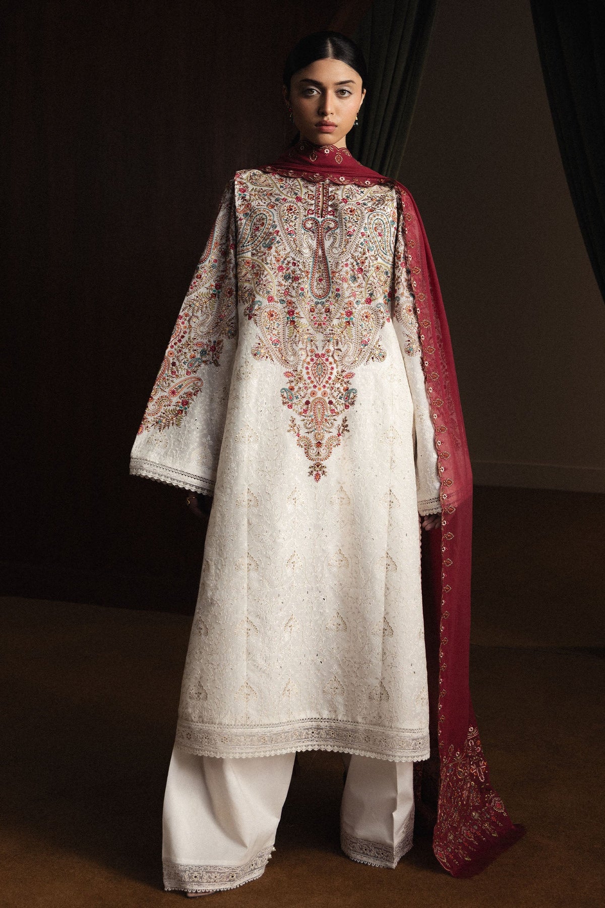  Model Wearing White Pima Lawn Long Shirt - Zara Shahjahan | Satori 2026 | Hikari-D7 - Ladies Clothes - Maria Faisal