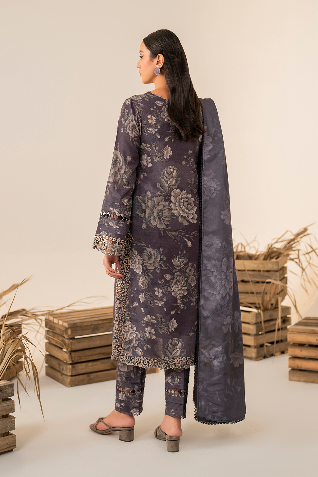 Iznik | Exclusive Winter | UE-349 - Ladies Clothes - Maria Faisal