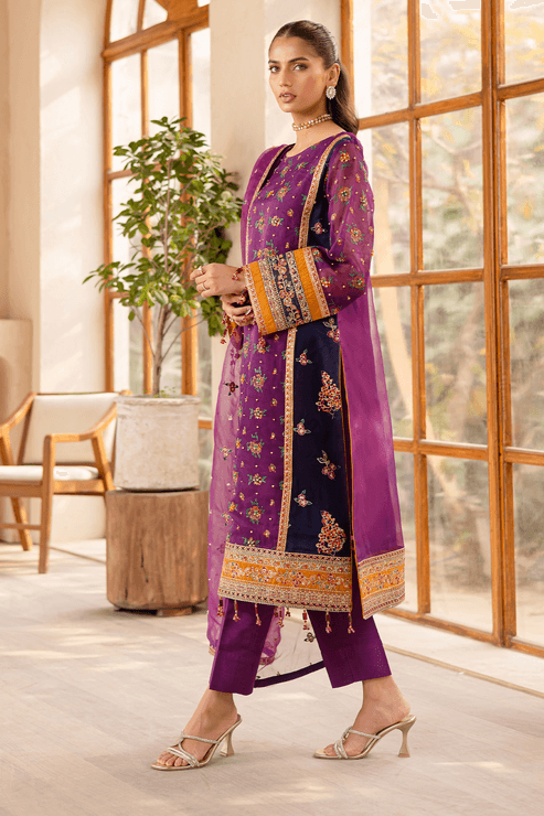 Emaan Adeel | Noore Festive Formals | NAYERA by Maria Faisal - Registered Vendor of : Emaan Adeel - type : Ladies Clothes - 100% original wedding dresses