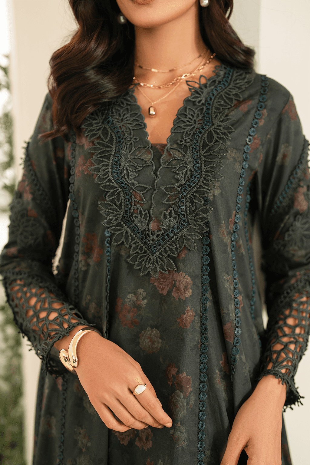Iznik | Festive Edition | IFE-08 by Maria Faisal - Registered Vendor of : Iznik - type : Ladies Clothes - 100% original wedding dresses