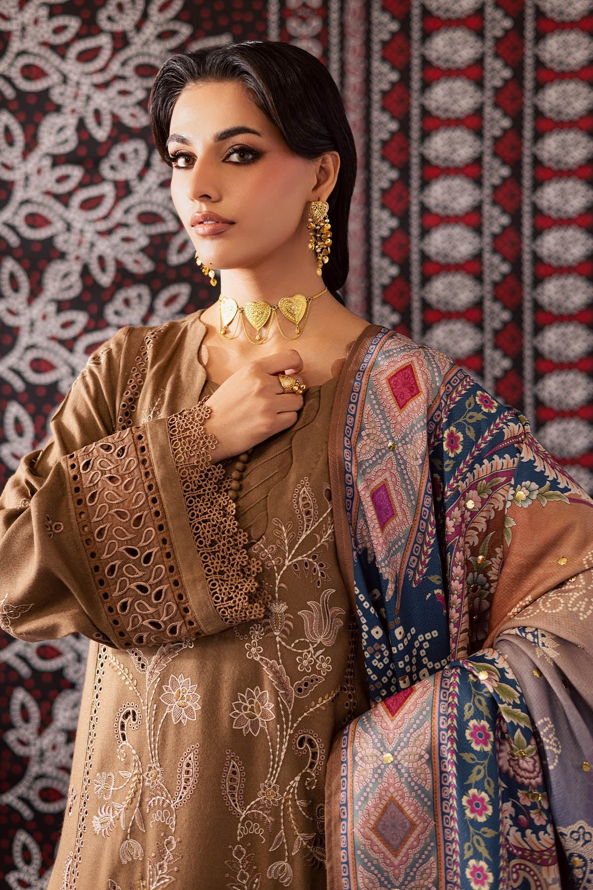 NE-205 – authentic Pakistani dress from the Bazaar Luxe 25 collection for women in the UK