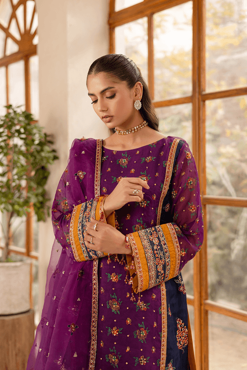 Emaan Adeel | Noore Festive Formals | NAYERA by Maria Faisal - Registered Vendor of : Emaan Adeel - type : Ladies Clothes - 100% original wedding dresses