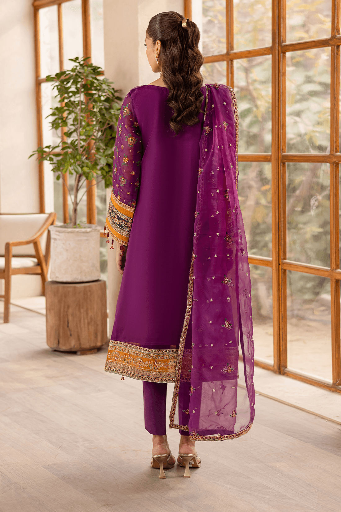 Emaan Adeel | Noore Festive Formals | NAYERA by Maria Faisal - Registered Vendor of : Emaan Adeel - type : Ladies Clothes - 100% original wedding dresses