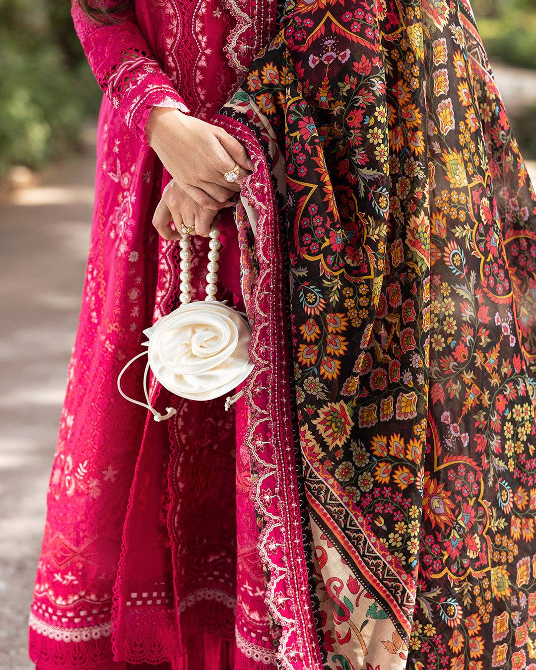 Faiza Saqlain | Zinnia Lawn 25 | Varda by Maria Faisal - Registered Vendor of : Faiza Saqlain - type : Ladies Clothes - 100% original wedding dresses