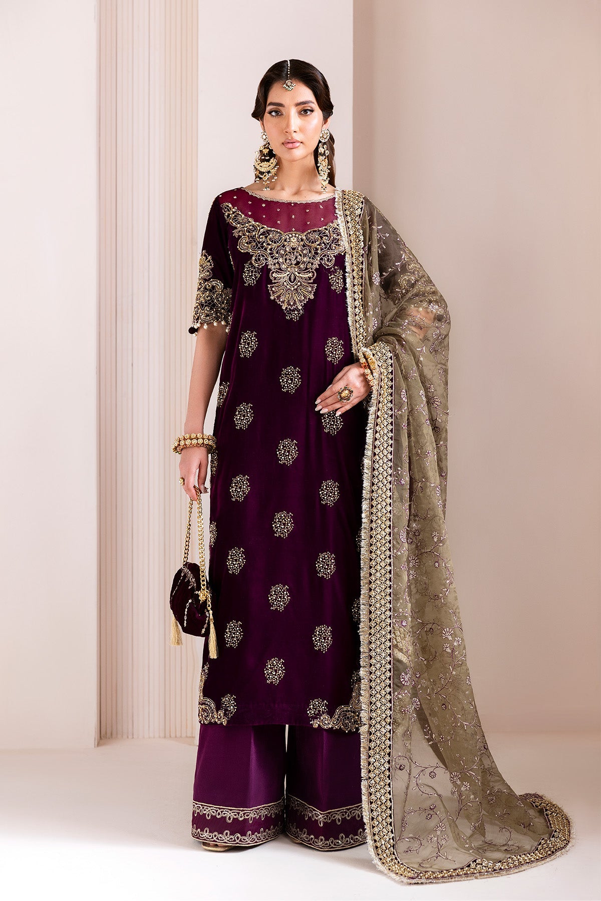 Zarlish – authentic Pakistani dress from the Makhmal Luxury Velvet Edit collection for women in the UK