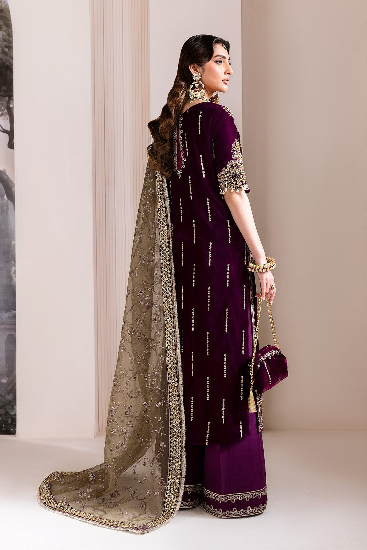 Zarlish – authentic Pakistani dress from the Makhmal Luxury Velvet Edit collection for women in the UK