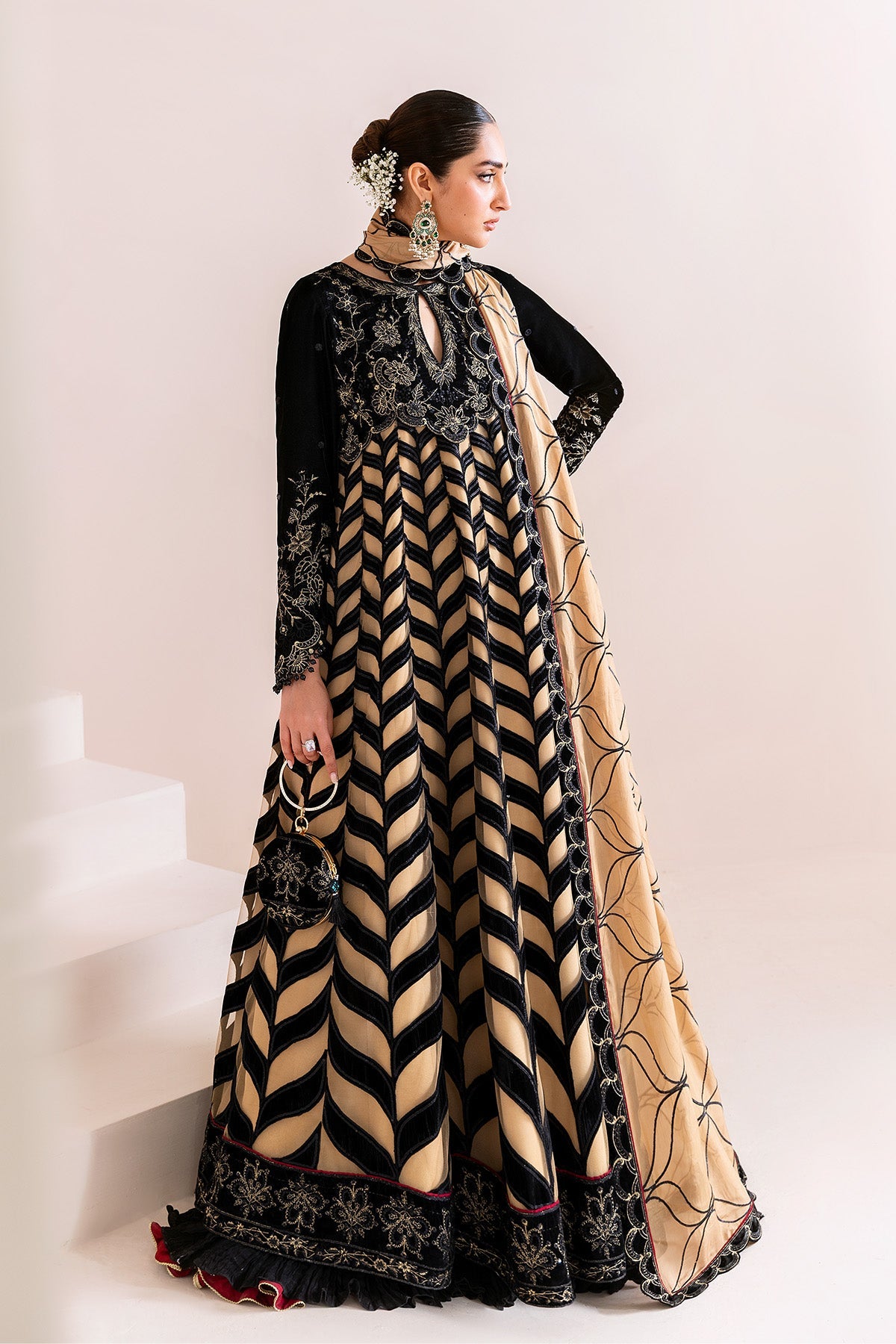 Noor Jahan – authentic Pakistani dress from the Makhmal Luxury Velvet Edit collection for women in the UK