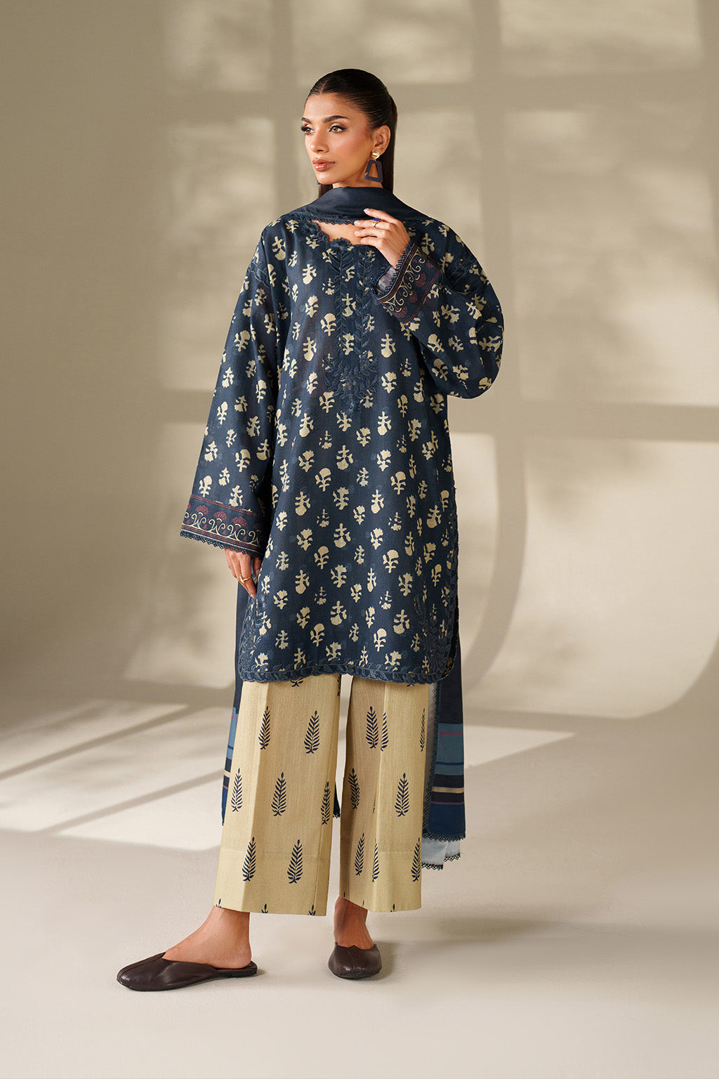 Iznik | Winter Chapter 25 | UE-560 Printed Khaddar - Casual Dress - available at Maria Faisal in UK and USA.