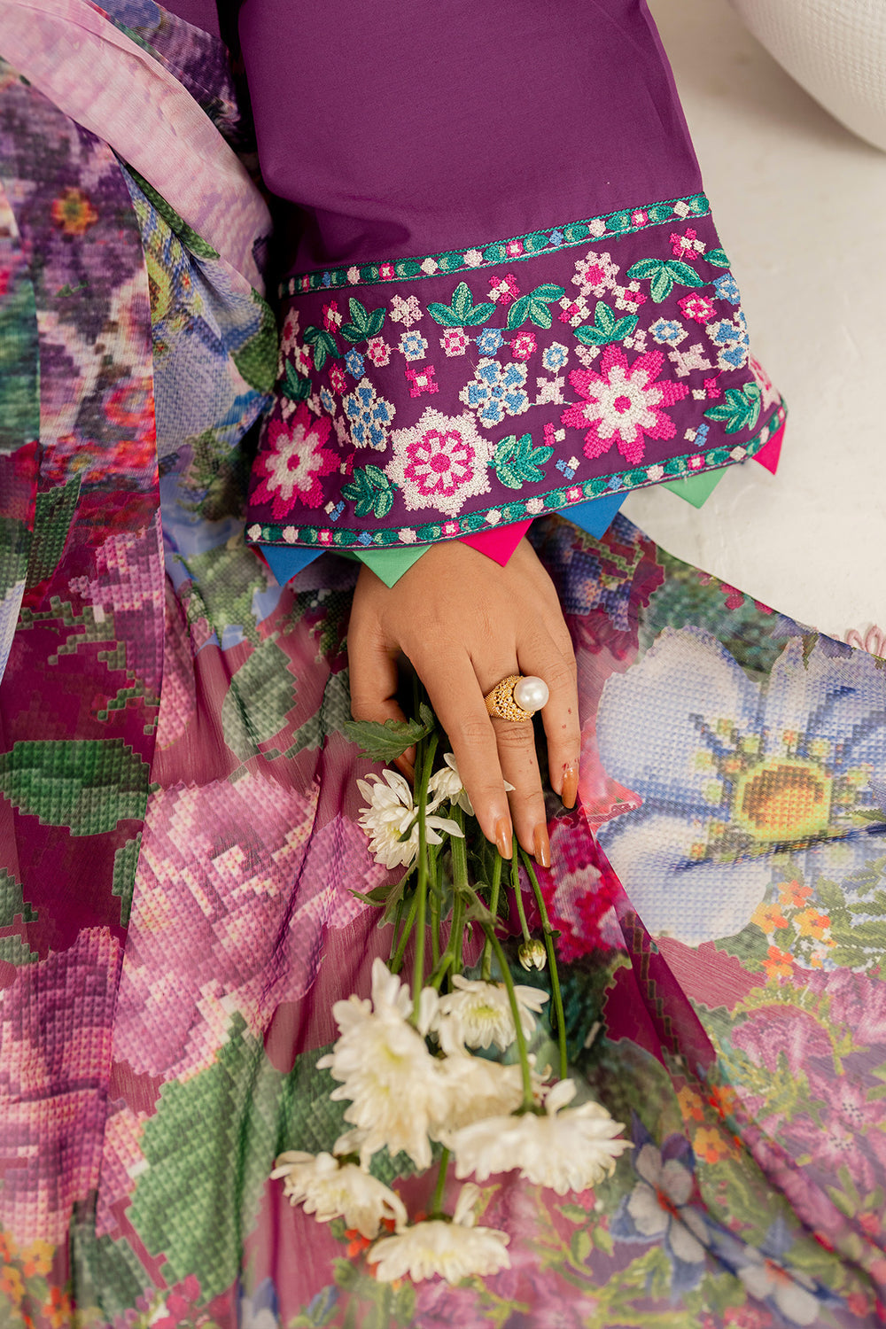 Farasha | Thread Lines Embroidered | Violet Spring