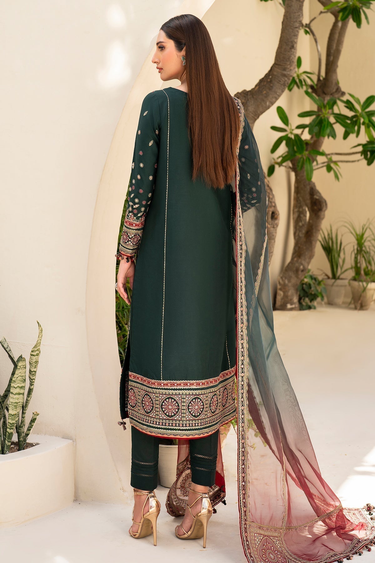 Jazmin | Irish Lawn SS 24 | D9 - Maria Faisal. 