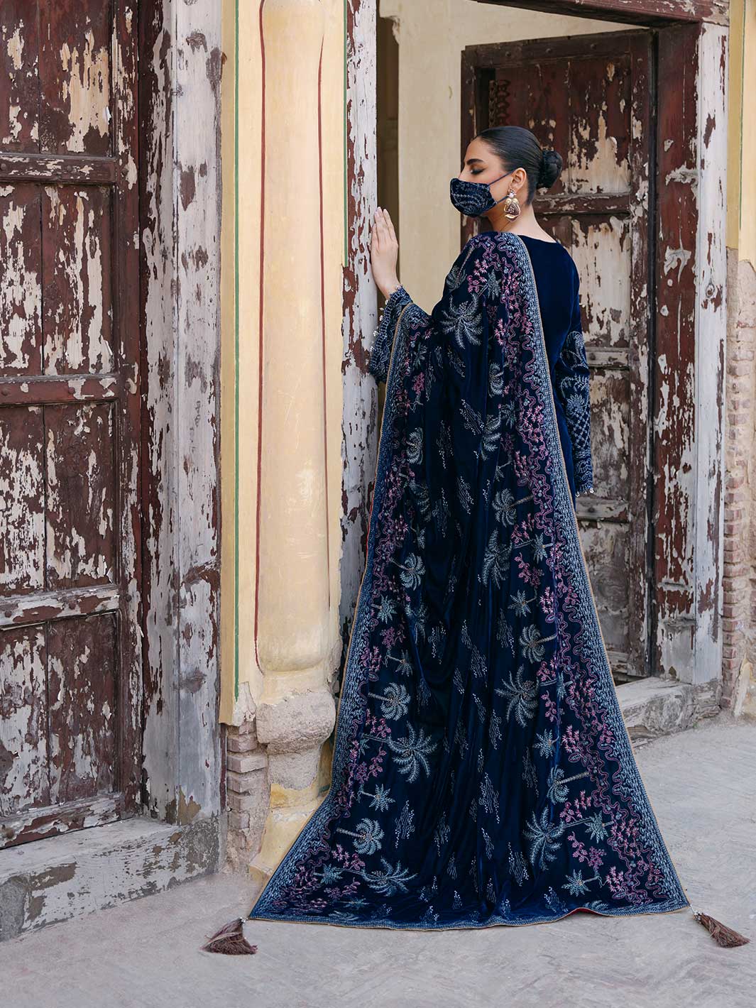 Flossie | Siara Velvet Formals | V-106 - A - Ladies Clothes - Maria Faisal