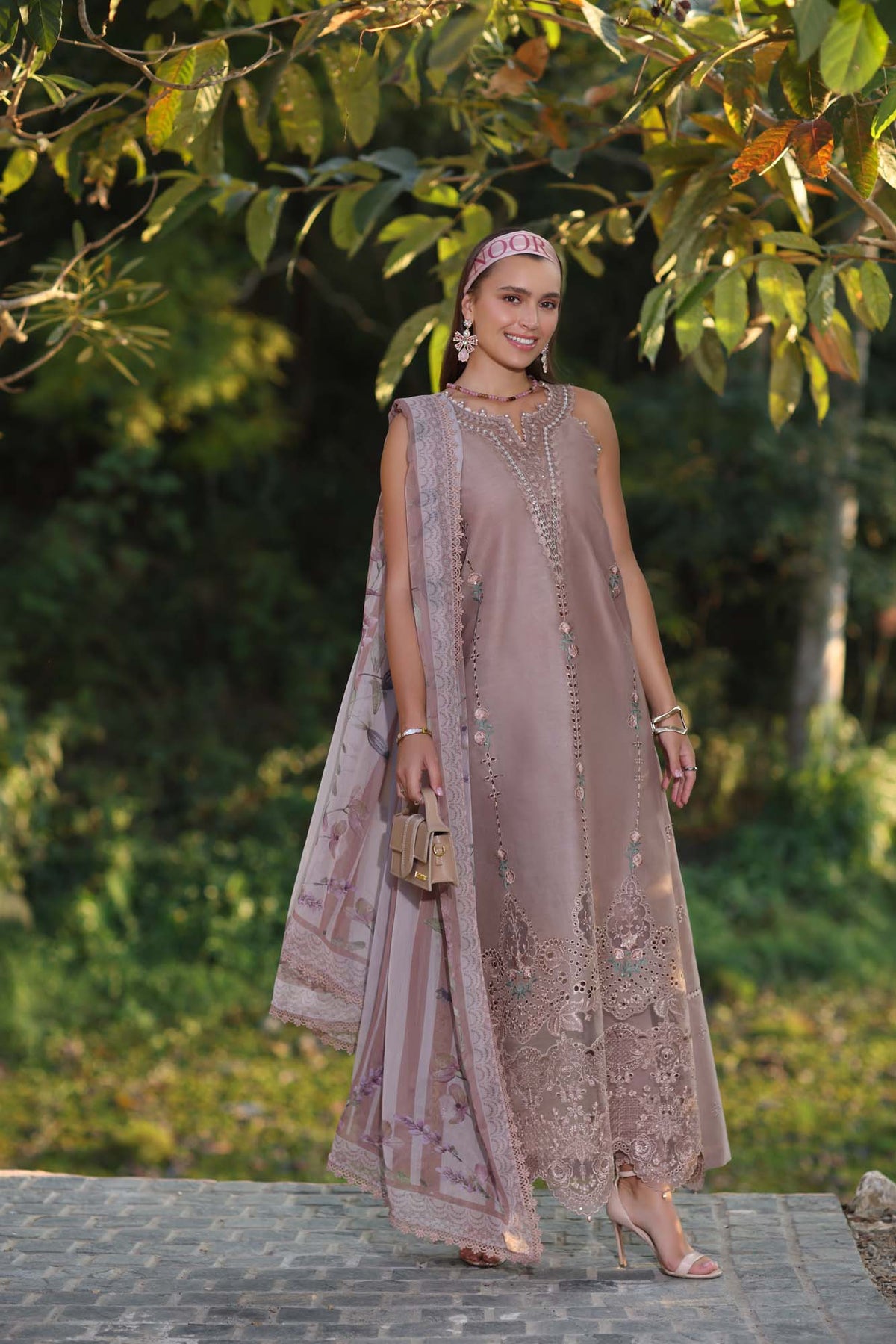 Noor by Saadia Asad | Luxe Chikankari 25 | D6-B by Maria Faisal - Registered Vendor of : Noor by Saadia Asad - type : Ladies Clothes - 100% original wedding dresses