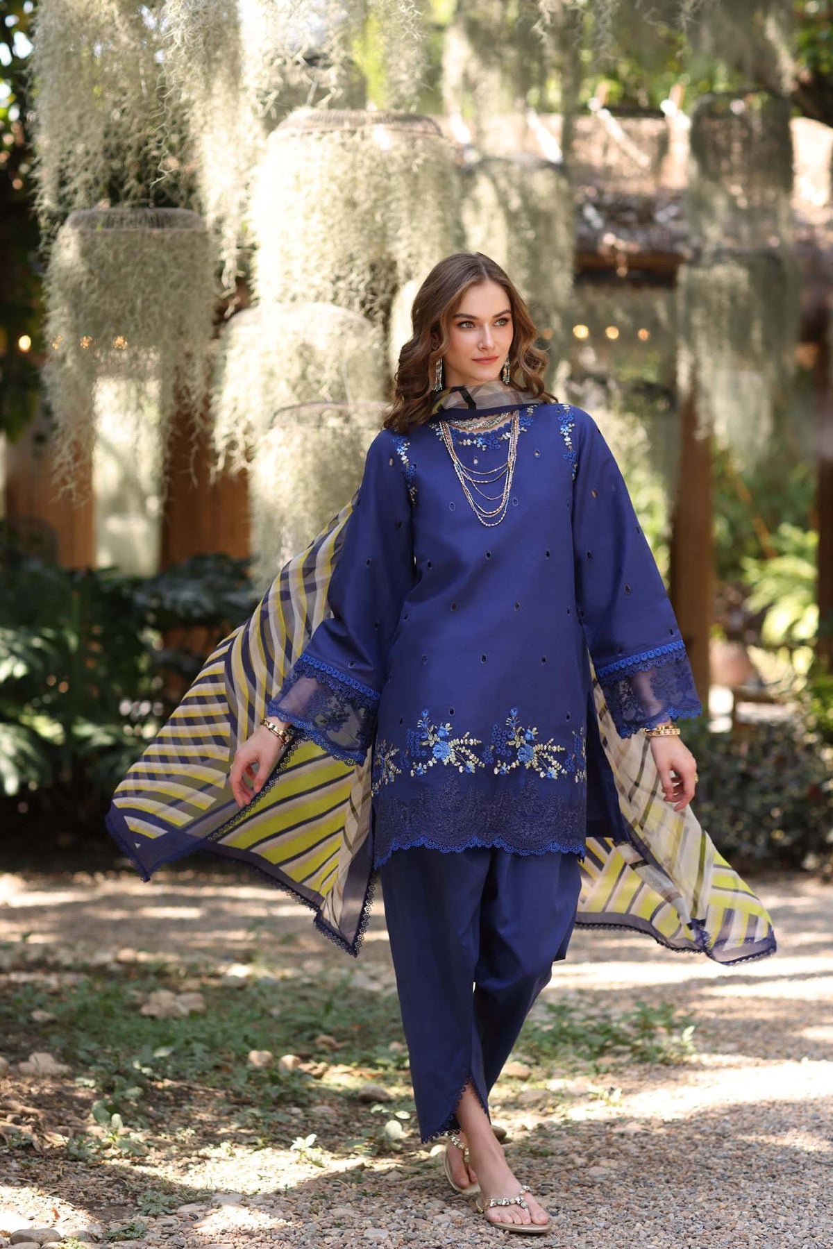 Noor by Saadia Asad | Eid Luxe Printedkari | D3-A by Maria Faisal - Registered Vendor of : Noor by Saadia Asad - type : Ladies Clothes - 100% original wedding dresses