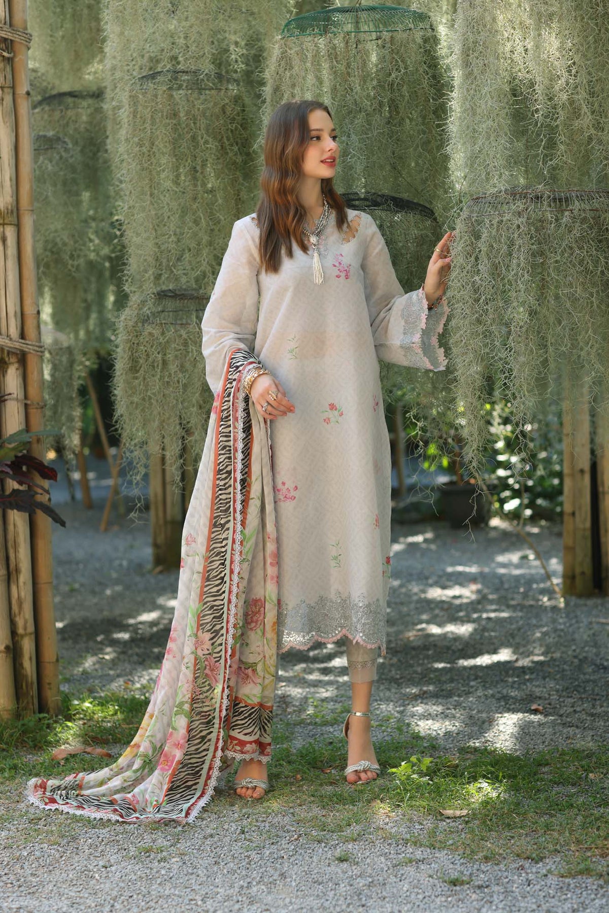 Noor by Saadia Asad | Eid Luxe Printedkari | D10-A by Maria Faisal - Registered Vendor of : Noor by Saadia Asad - type : Ladies Clothes - 100% original wedding dresses