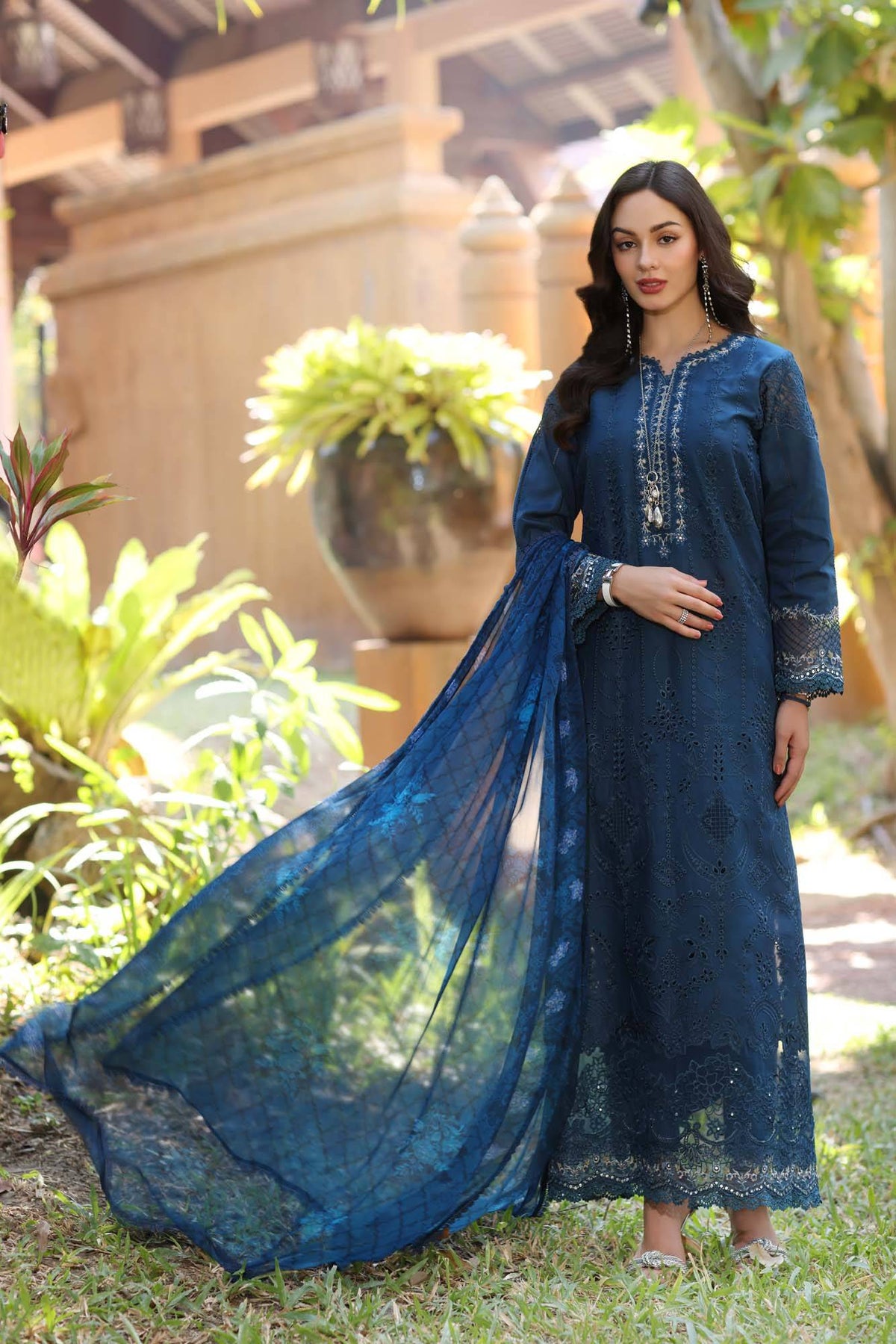 Noor by Saadia Asad | Eid Luxury Laserkari 25 | D7-B by Maria Faisal - Registered Vendor of : Noor by Saadia Asad - type : Ladies Clothes - 100% original wedding dresses