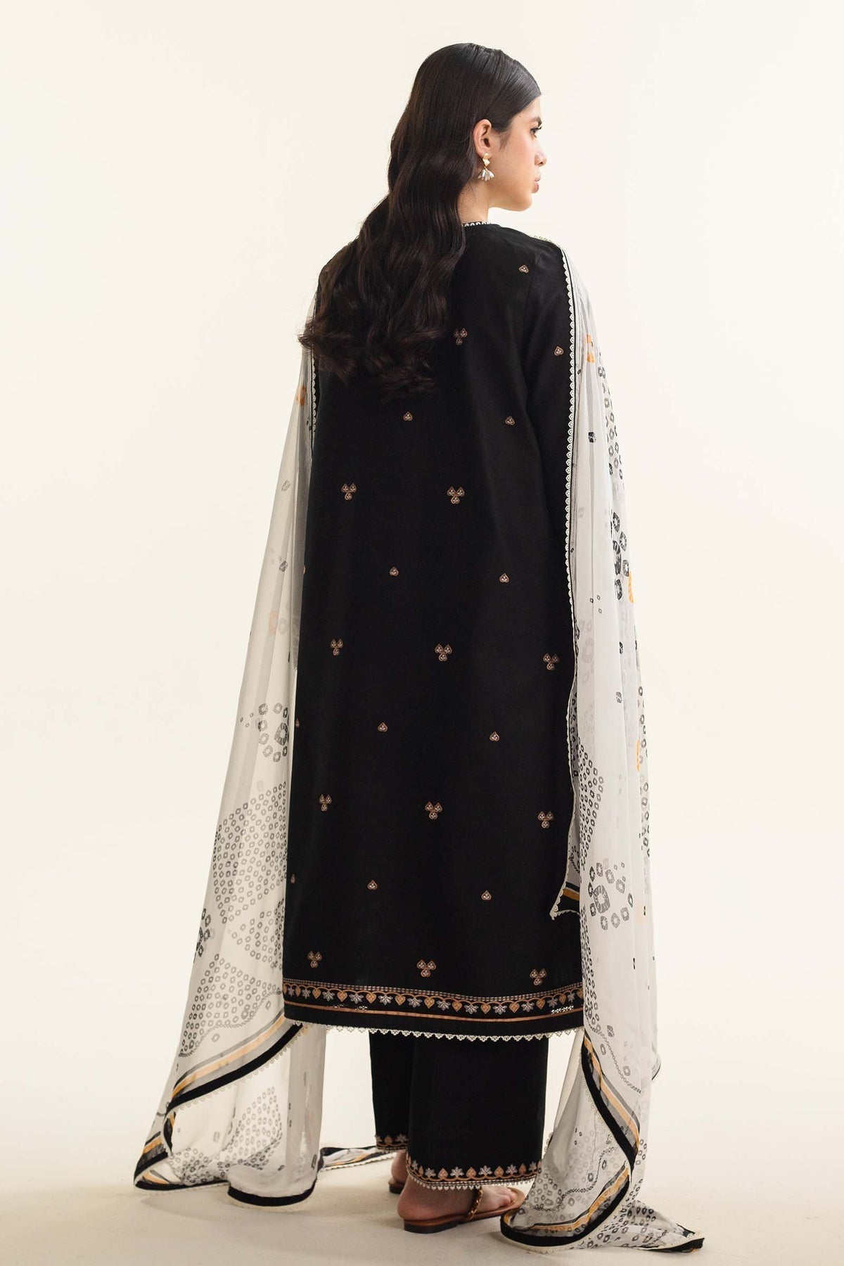 Zara Shahjahan | Coco Lawn Vol 2 | ARELA-7B - Designer Dress with Intricate embroidery and embellishments. Shop elegent wedding dress at Maria Faisal.