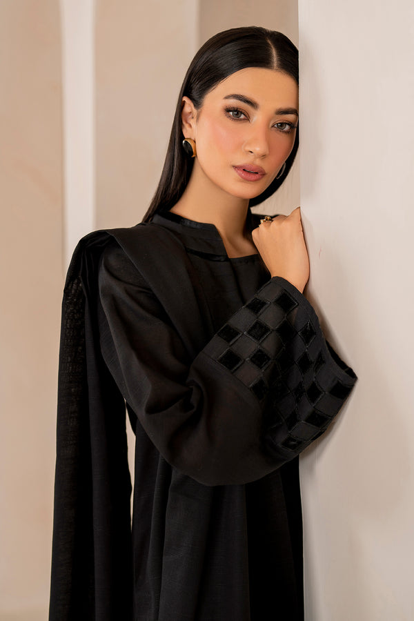 Baroque | Luxury Pret 24 | KHADDAR PR-1002 - Designer Dress with Intricate embroidery and embellishments. Shop elegent wedding dress at Maria Faisal.