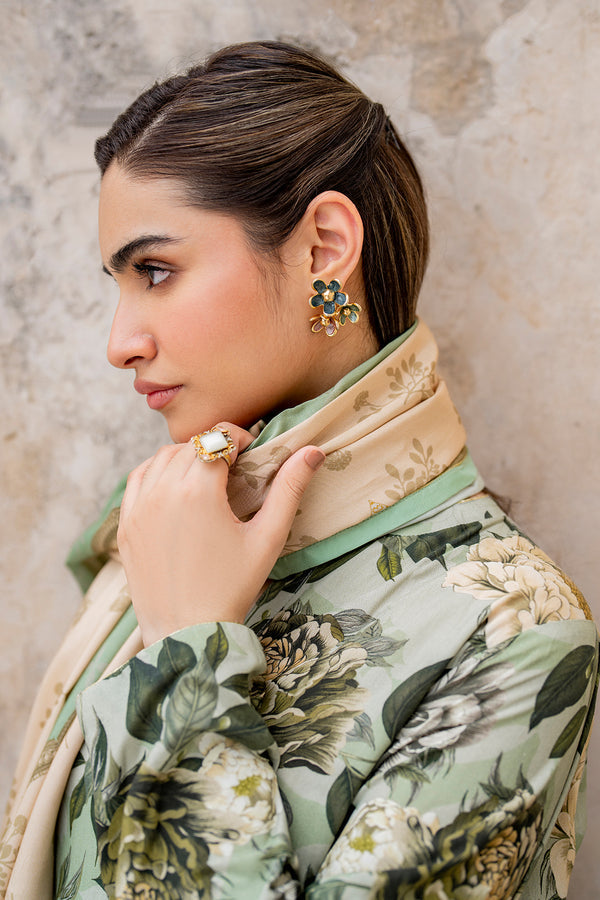 Baroque | Luxury Pret 24 | VISCOSE UF-728 - Designer Dress with Intricate embroidery and embellishments. Shop elegent wedding dress at Maria Faisal.