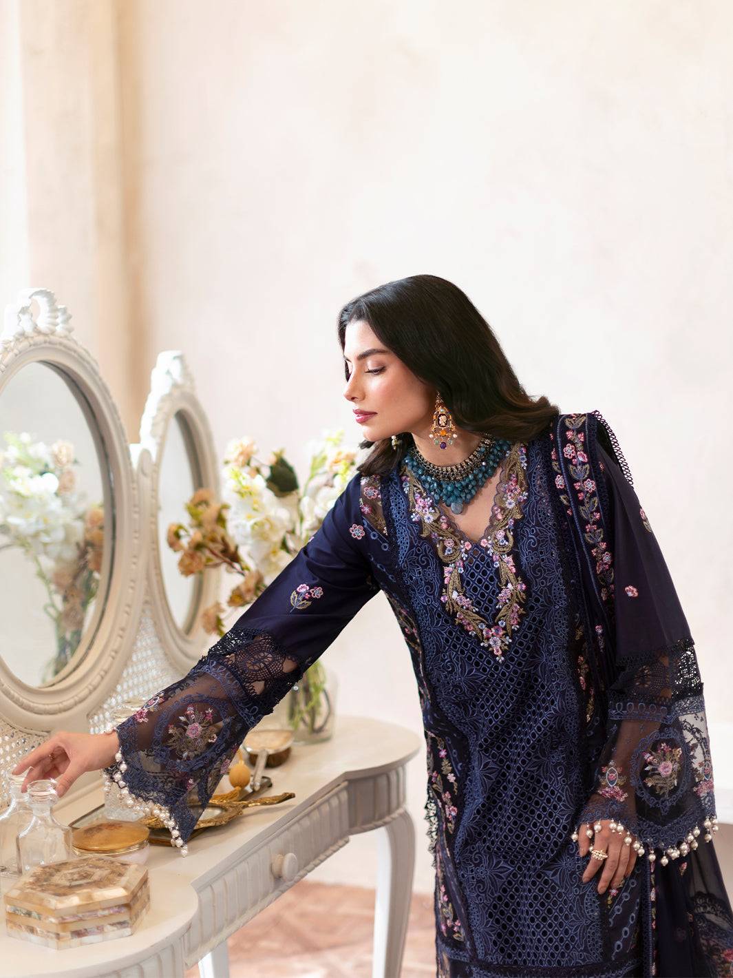 Mahnur | Sophie Luxury Lawn 25 | Blake by Maria Faisal - Registered Vendor of : Mahnur - type : Ladies Clothes - 100% original wedding dresses
