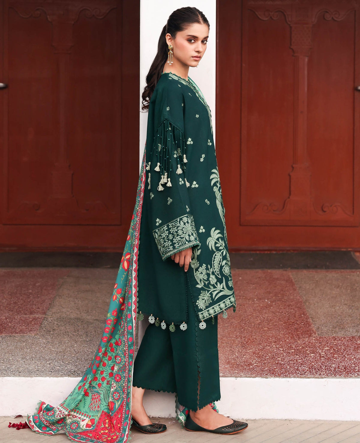 Celeste – authentic Pakistani dress from the Amaris Luxury Shawl 25 collection for women in the UK
