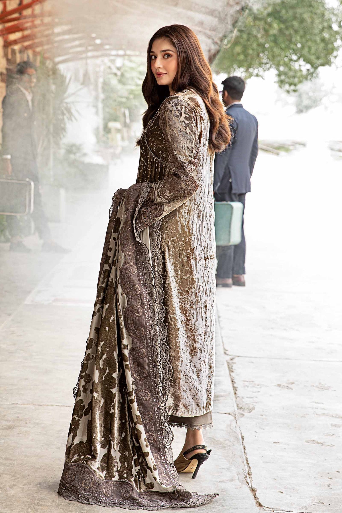 Maria B | Winter Luxe 24 | Velvet DL-1201 - Ladies Clothes - Maria Faisal