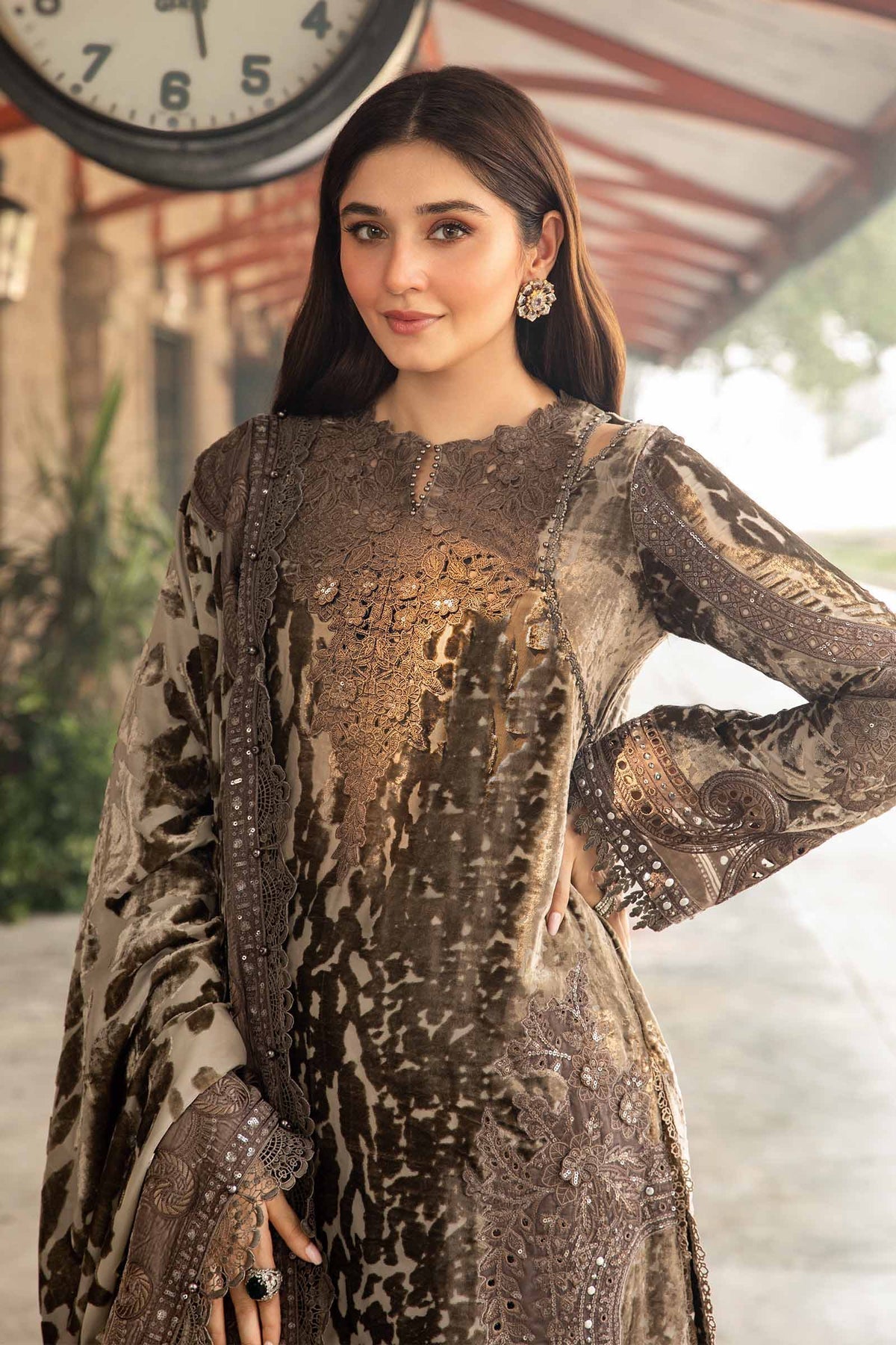 Maria B | Winter Luxe 24 | Velvet DL-1201 - Ladies Clothes - Maria Faisal