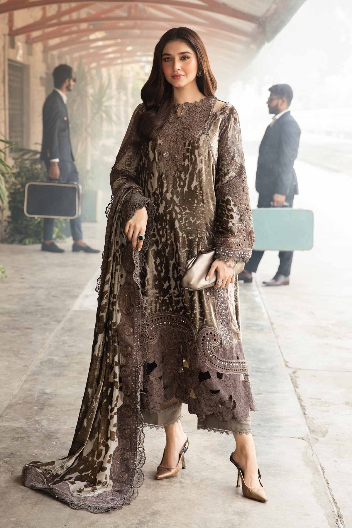 Maria B | Winter Luxe 24 | Velvet DL-1201 - Ladies Clothes - Maria Faisal