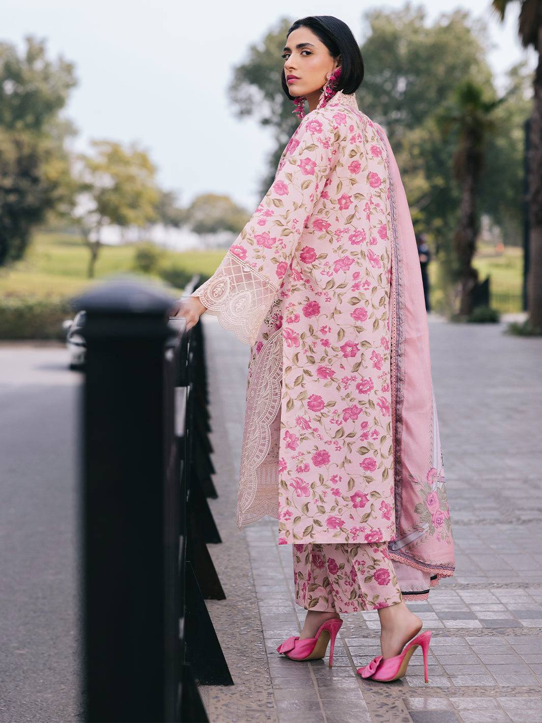 Mahnur | Broadway Luxury Lawn 25 | Lotus by Maria Faisal - Registered Vendor of : Mahnur - type : Ladies Clothes - 100% original wedding dresses