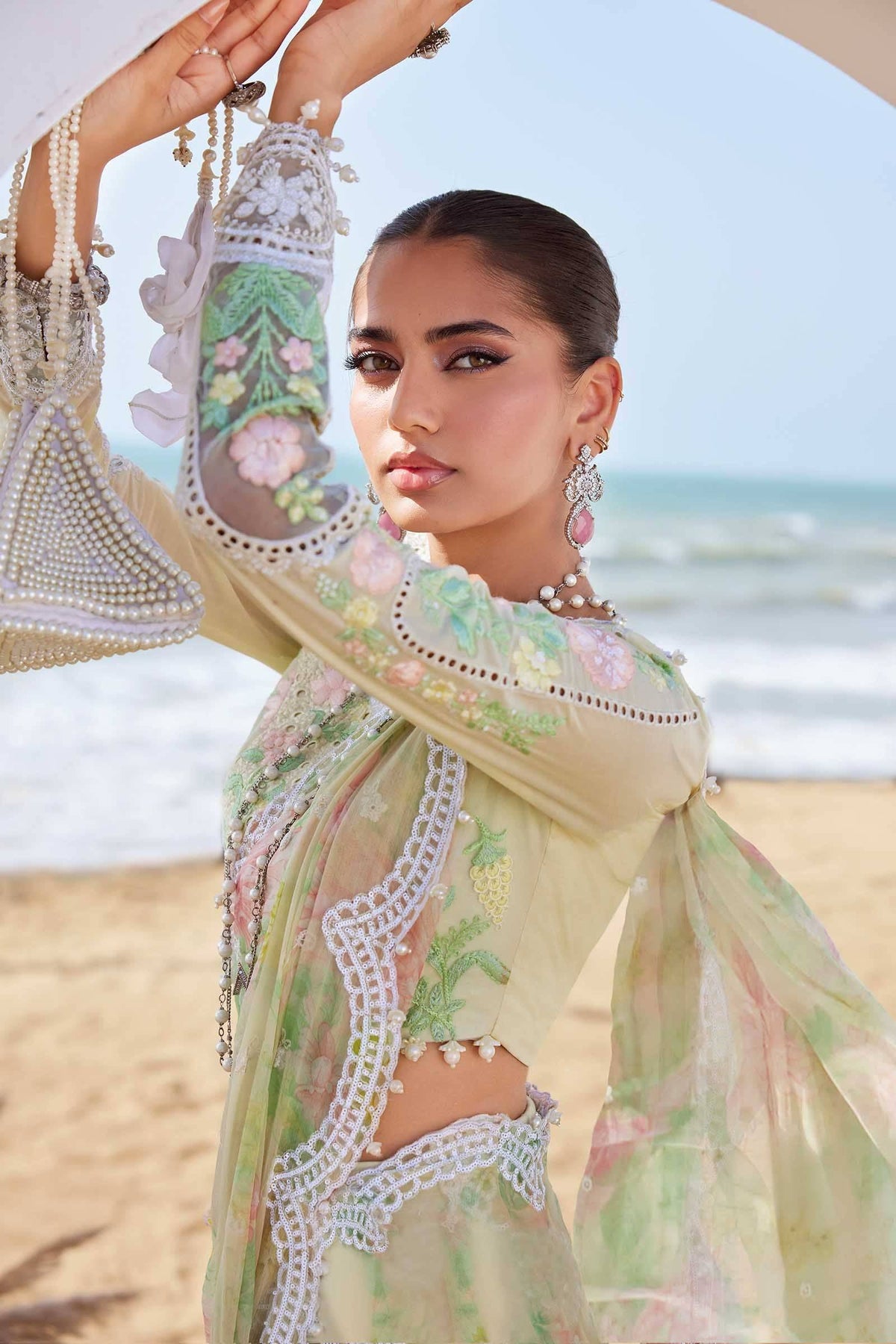Maria B | Eid Collection 25 | 25-04 by Maria Faisal - Registered Vendor of : Maria B - type : Ladies Clothes - 100% original wedding dresses