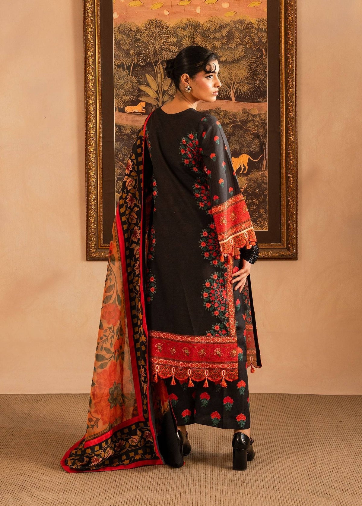 Maria Osama Khan | Retro Lawn 25 | Raila by Maria Faisal - Registered Vendor of : Maria Osama Khan - type : Ladies Clothes - 100% original wedding dresses