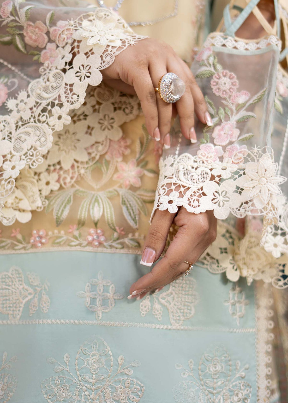 Fozia Khalid | Blossom Festive Lawn 25 | Primrose by Maria Faisal - Registered Vendor of : Fozia Khalid - type : Ladies Clothes - 100% original wedding dresses