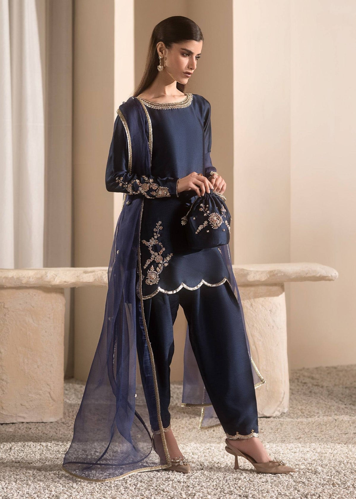 Mahum Asad | Breaking the Bar | Diva by Maria Faisal - Registered Vendor of : Mahum Asad - type : Ladies Clothes - 100% original wedding dresses