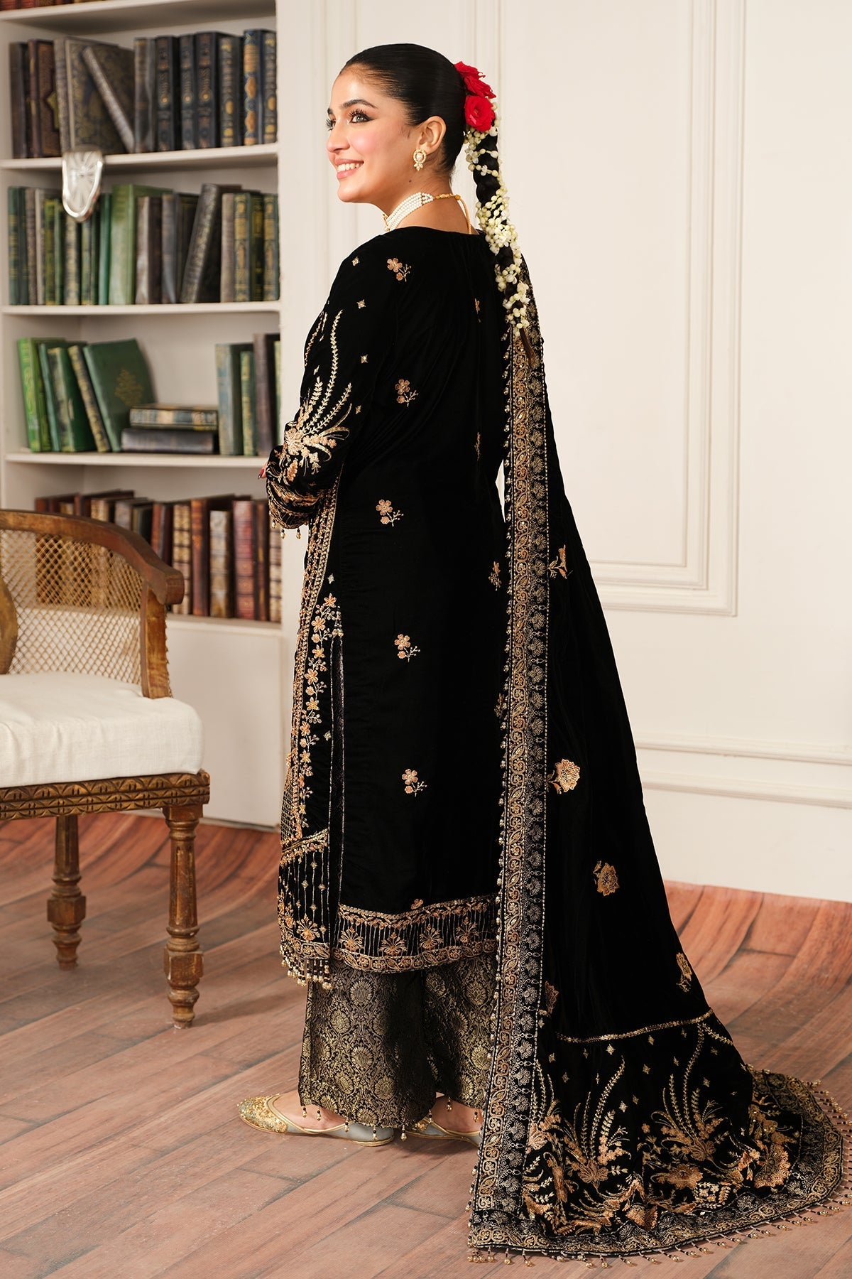 Raeesa Premium | Sheen Luxury Velvet | Naz - Ladies Clothes - Maria Faisal