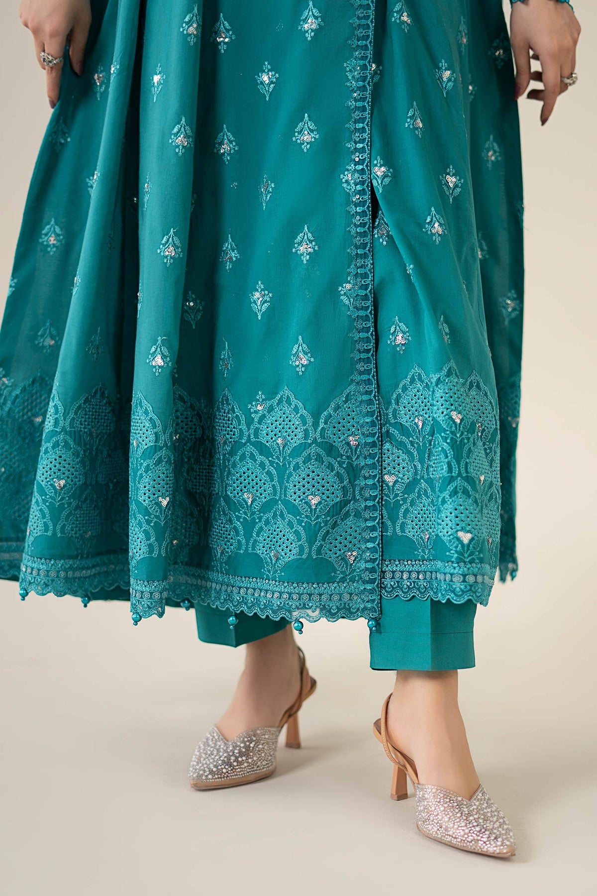 Maria B | Luxury Pret 25 | DW-EA25-61 by Maria Faisal - Registered Vendor of : Maria B - type : Ladies Clothes - 100% original wedding dresses