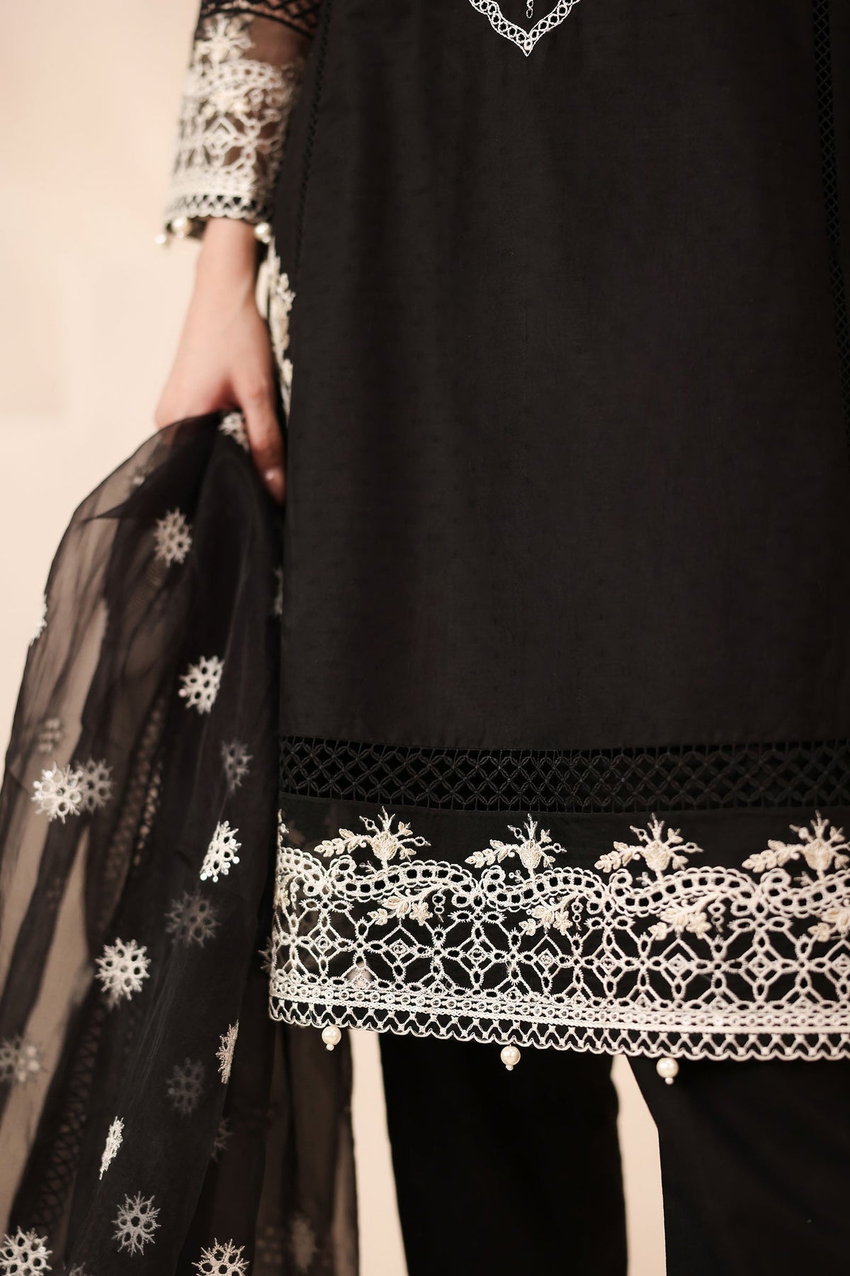 Maria B | Luxury Winter Pret 25 | DW-MN25-13-Black - Ladies Clothes - Maria Faisal