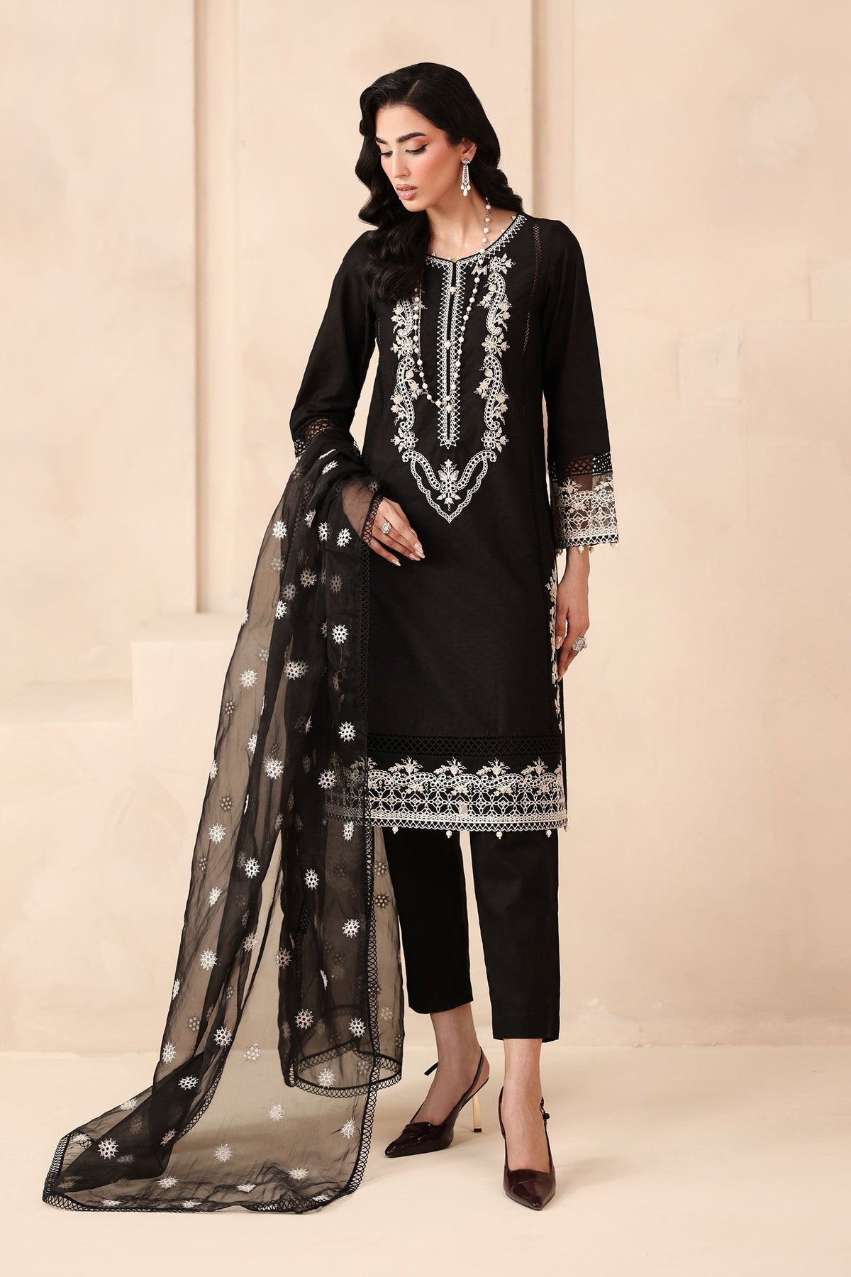 Maria B | Luxury Winter Pret 25 | DW-MN25-13-Black - Ladies Clothes - Maria Faisal