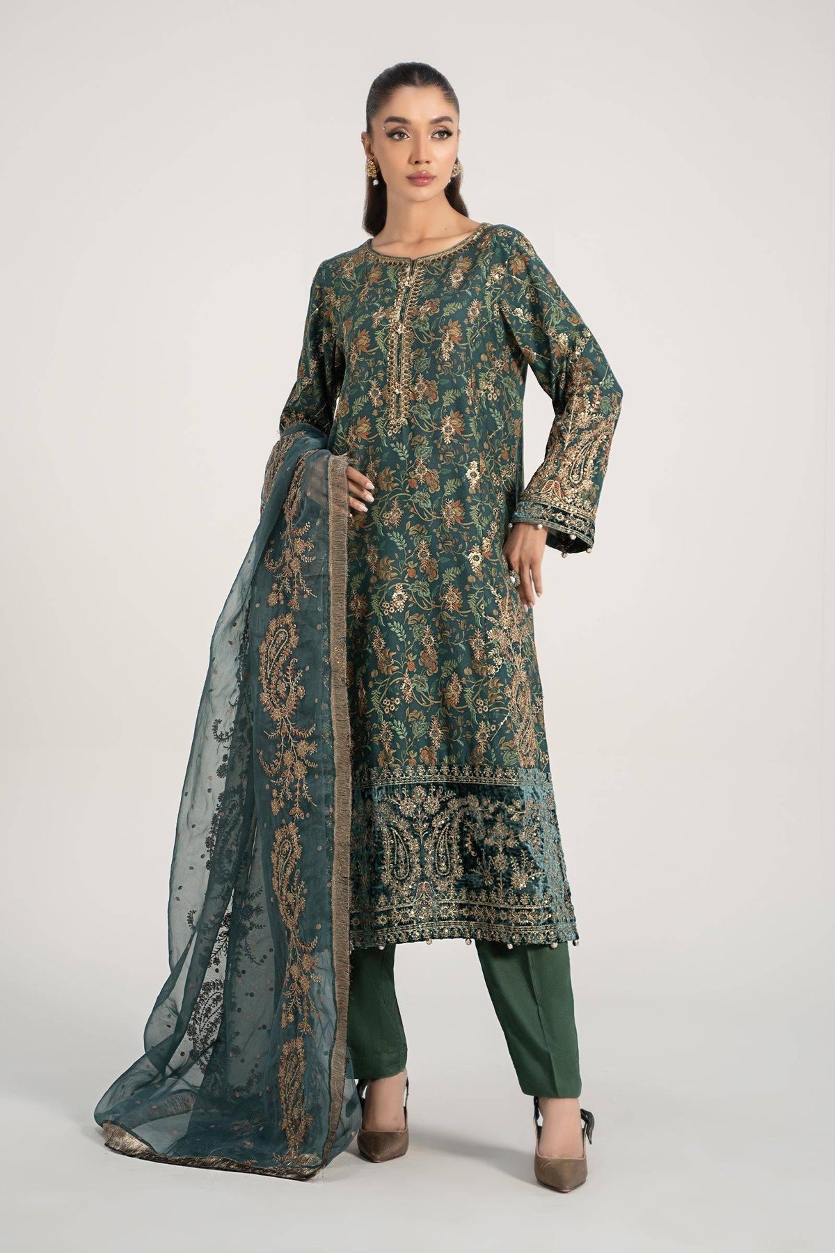 Maira B | Ready to Wear | DW-W24-153 by Maria Faisal - Registered Vendor of : Maria B - type : Wedding Dress - 100% original wedding dresses