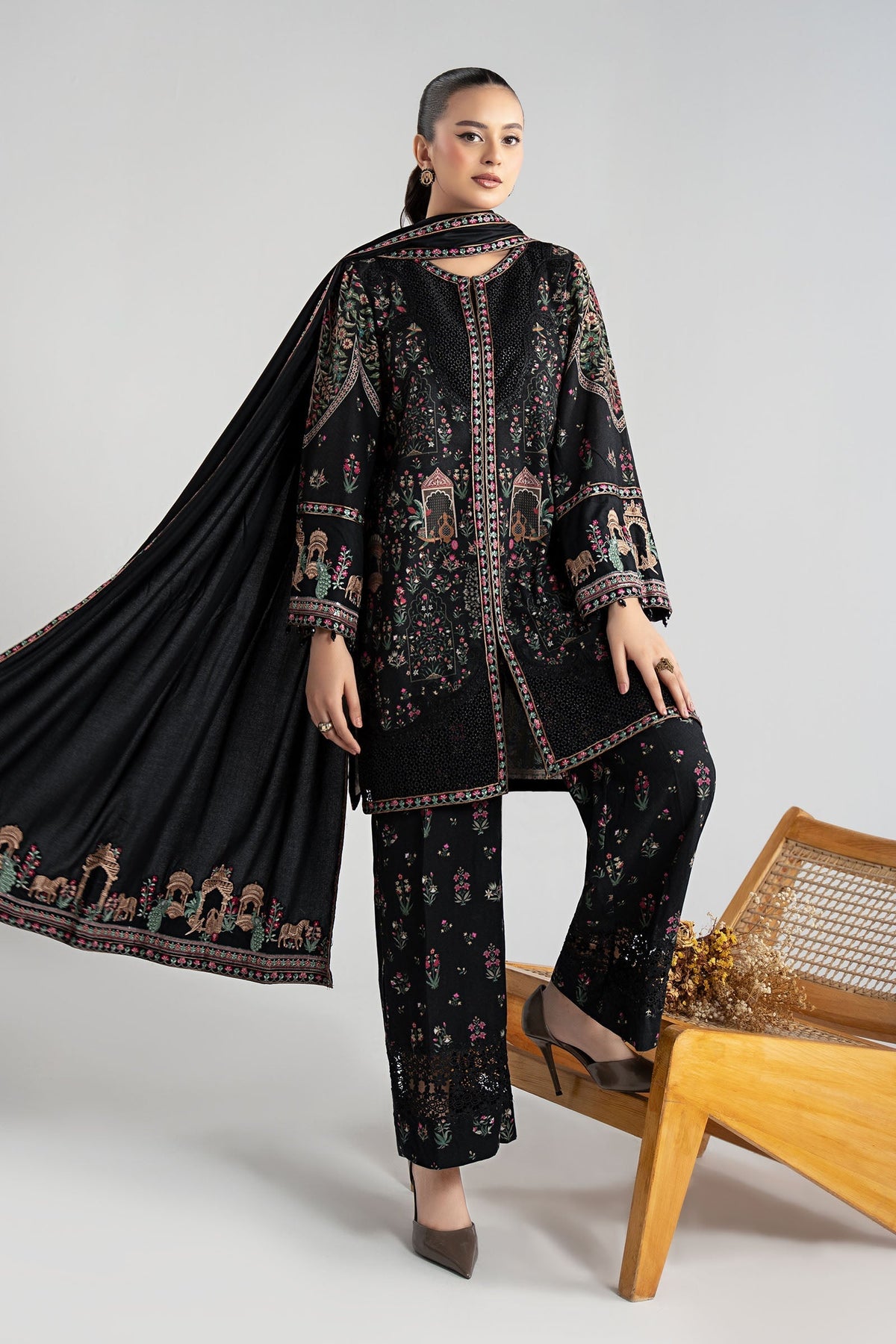 Maria B | Luxury Winter Pret 25 | DW-W25-35-Black - Ladies Clothes - Maria Faisal