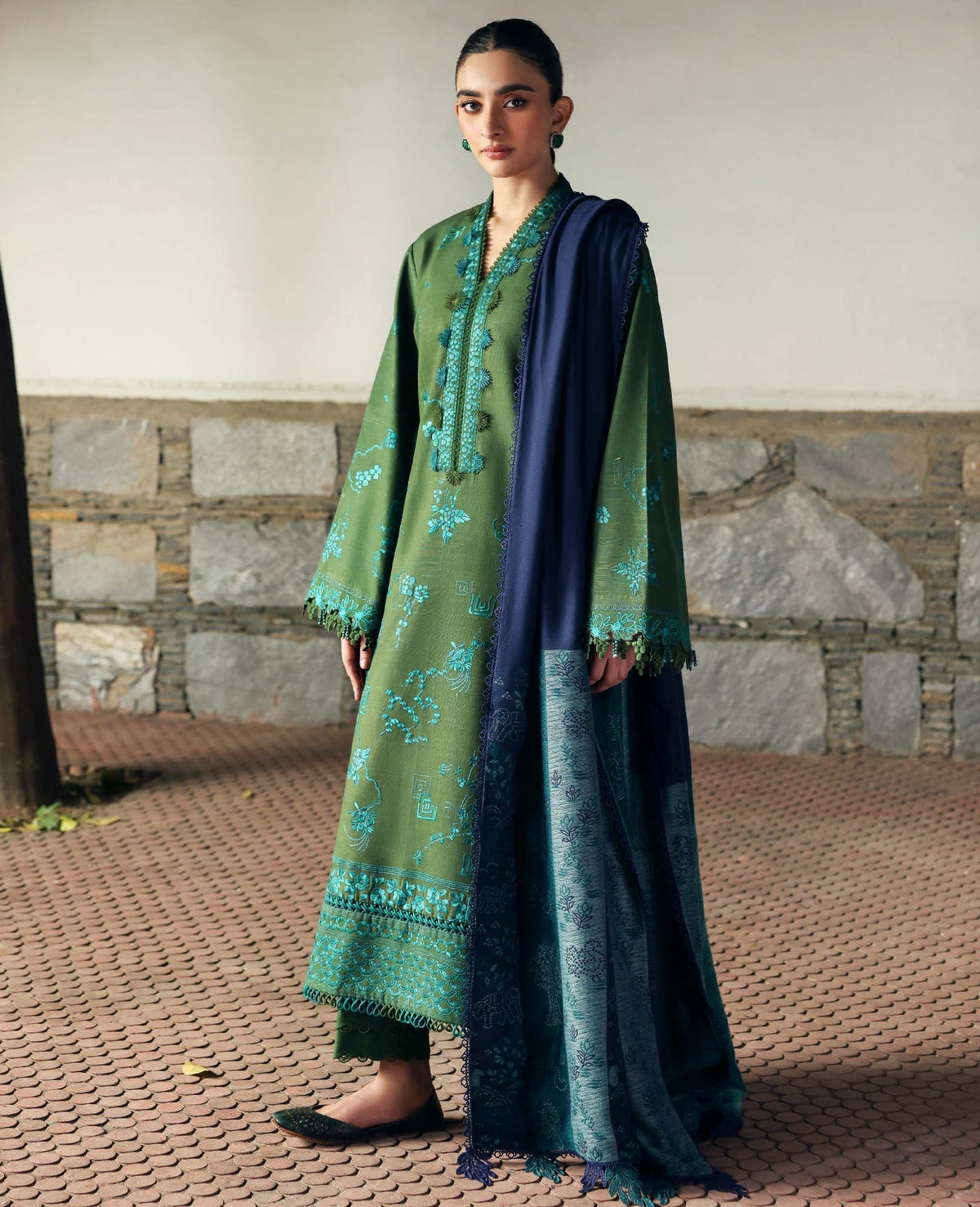 Elysia – authentic Pakistani dress from the Amaris Luxury Shawl 25 collection for women in the UK