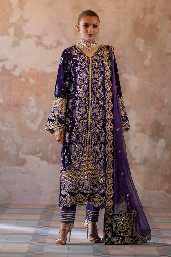Emaan Adeel | Saanjh Velvet Collection 24 |  Aroosh - Ladies Clothes - Maria Faisal