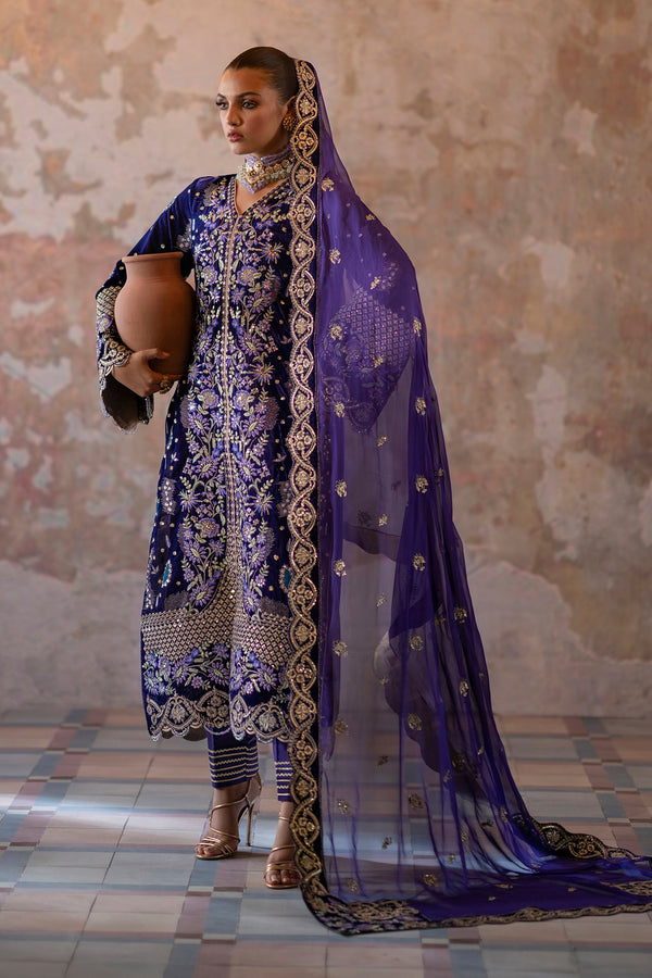 Emaan Adeel | Saanjh Velvet Collection 24 |  Aroosh - Ladies Clothes - Maria Faisal